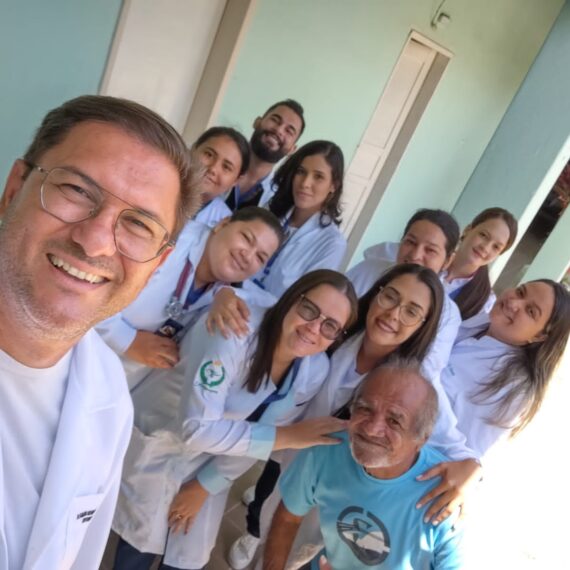 Estudantes de enfermagem da Fasvipa participam de aula prática no abrigo São Vicente em Santana do Ipanema