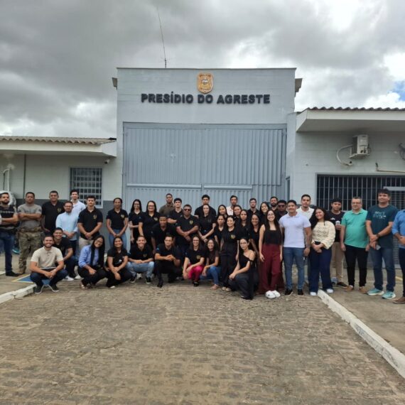 Alunos de Direito da FASVIPA visitam presídio de segurança máxima e confrontam teoria com realidade carcerária